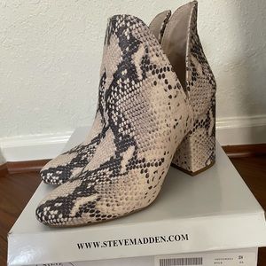 Steve a madden Snake skin booties